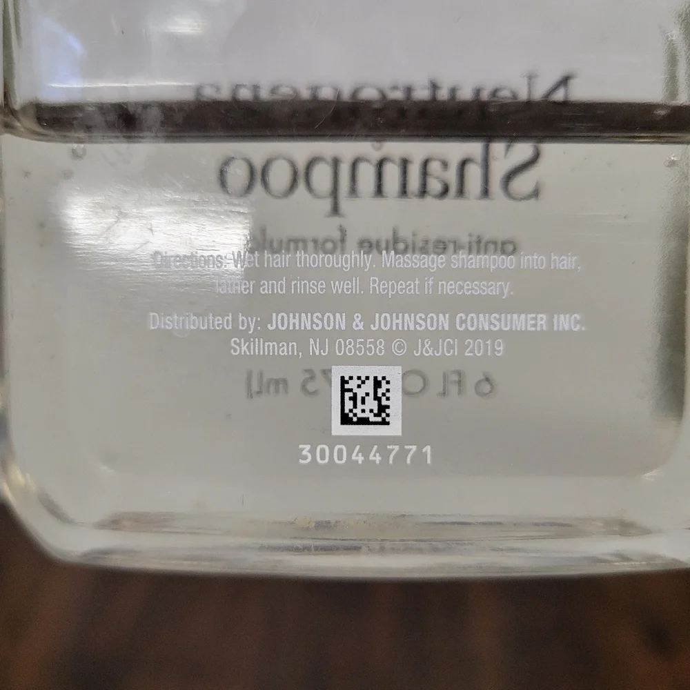 Neutrogena Anti-Residue Shampoo 6 oz  Original Formula discontinued 65%